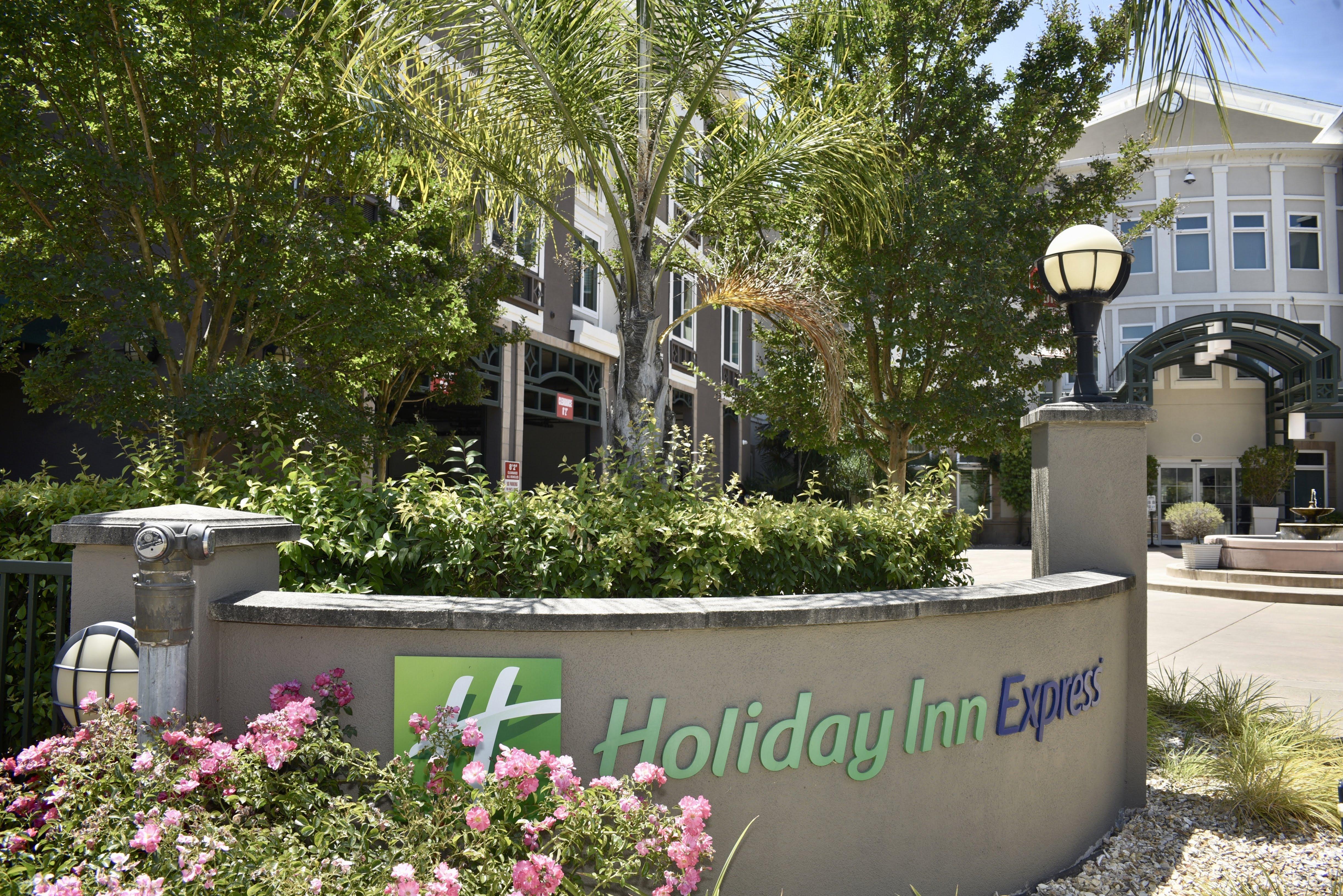 Holiday Inn Express Windsor Sonoma Wine Country By Ihg Extérieur photo