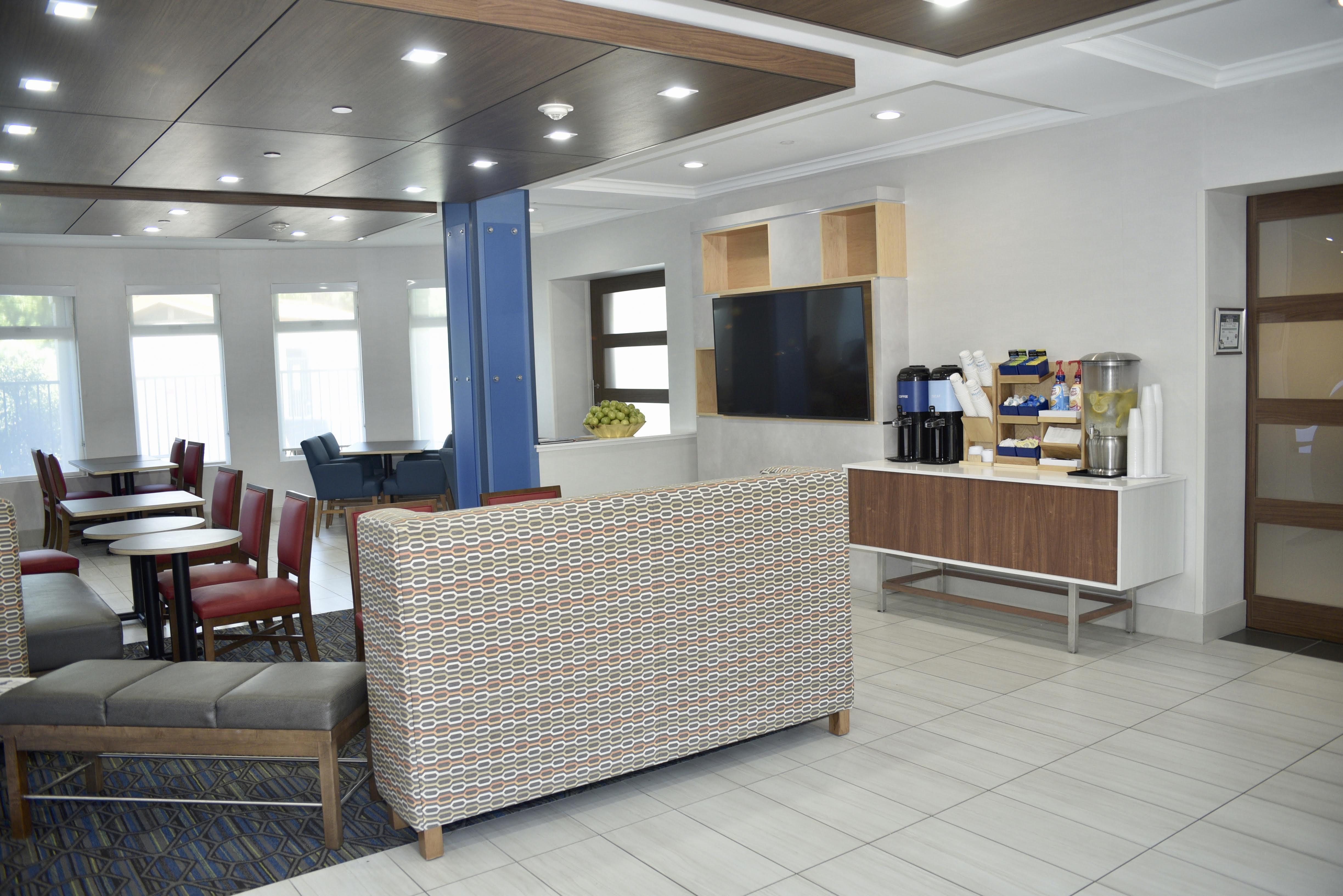 Holiday Inn Express Windsor Sonoma Wine Country By Ihg Extérieur photo