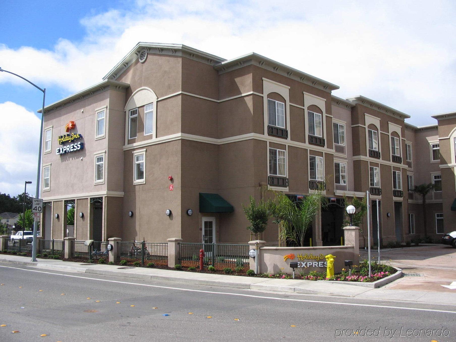 Holiday Inn Express Windsor Sonoma Wine Country By Ihg Extérieur photo