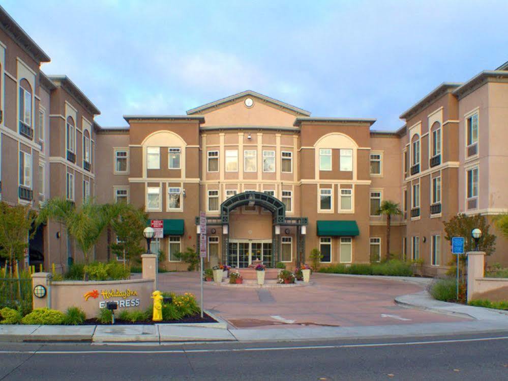 Holiday Inn Express Windsor Sonoma Wine Country By Ihg Extérieur photo